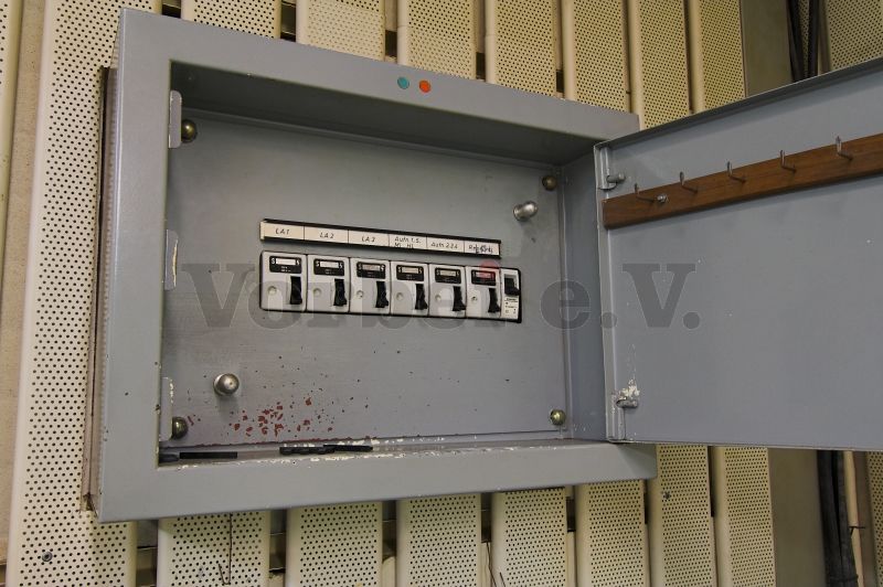 Die Fernschreibvermittlung (Raum 10) wurde mit einer Elektro-Unterverteilung ausgestattet.