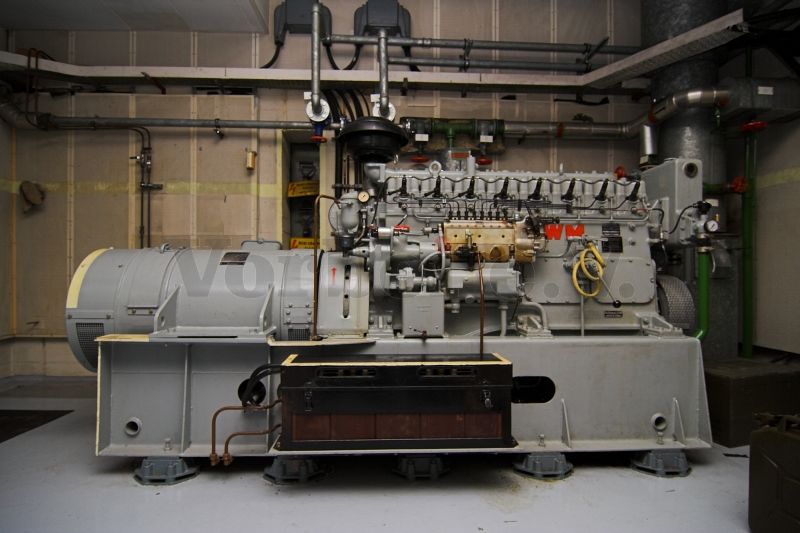 Der Dieselmaschinensatz, bestehend aus Generator und Dieselmotor auf einem gemeinsamen Trägerrahmen.