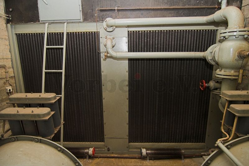 Die beiden Wasserkühler für die Dieselmaschinensätze befinden sich im Filteranbau.