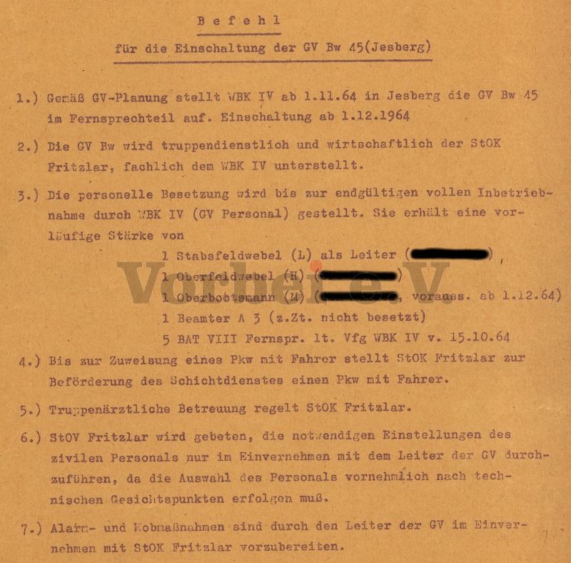 Auszug aus dem Einschaltbefehl für die GSVBw 45 (WBK IV vom 01.12.1964 / Archiv Vorbei e.V.). Persönliche Angaben wurden unleserlich gemacht.