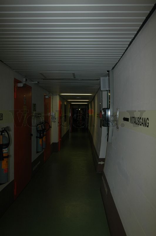 In der südlichen Kammer 1: Rechts befindet sich der Zugang zum Sicherheitsbereich der GSVBw 47.