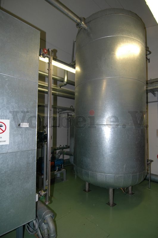 Raum 11 in der GSVBw 47: Behälter für Kühlwasser- und Wasservorrat.