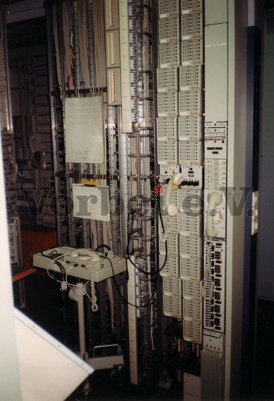 Raum 3 enthielt Verstärkertechnik der Deutschen Bundespost, die für die Nutzung der Trägerfrequenzfernkabel erforderlich war.