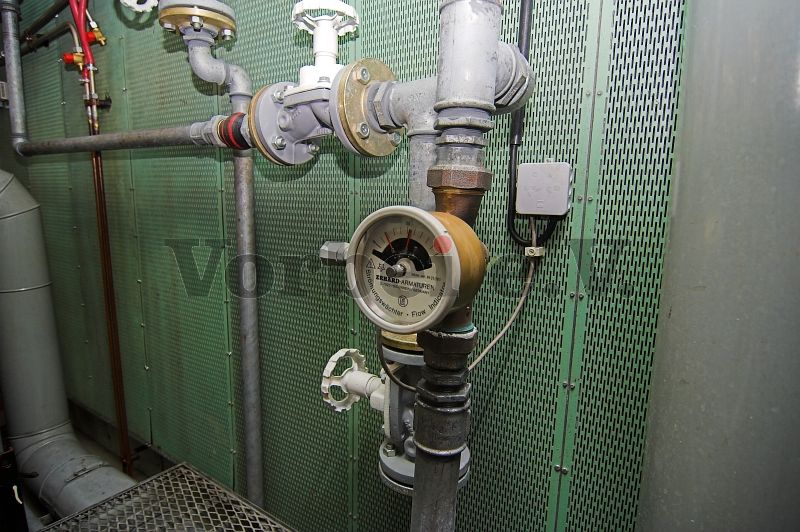 Ein Strömungswächter in der Kühlwasserzuleitung ermöglicht eine genaue Übersicht über den Betriebszustand des Kühlsystems.
