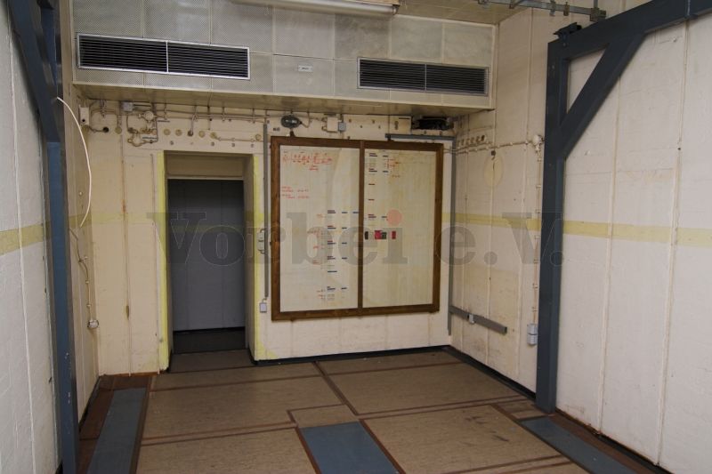 Der Zugang zum Raum 13N erfolgt über Raum 45 (Vorraum der Maschinenräume).