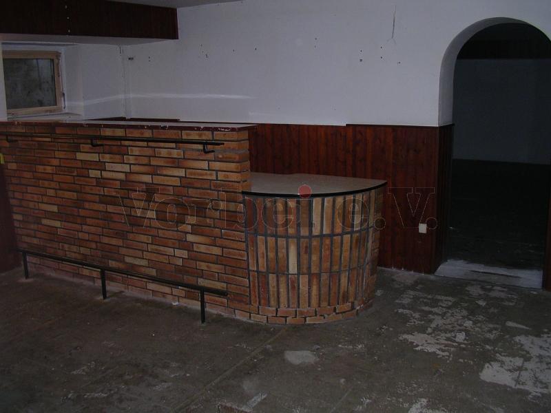 Die Kellerbar befindet sich wieder in dem Zustand, wie sie vom Vorbei e.V. vorgefunden wurde.