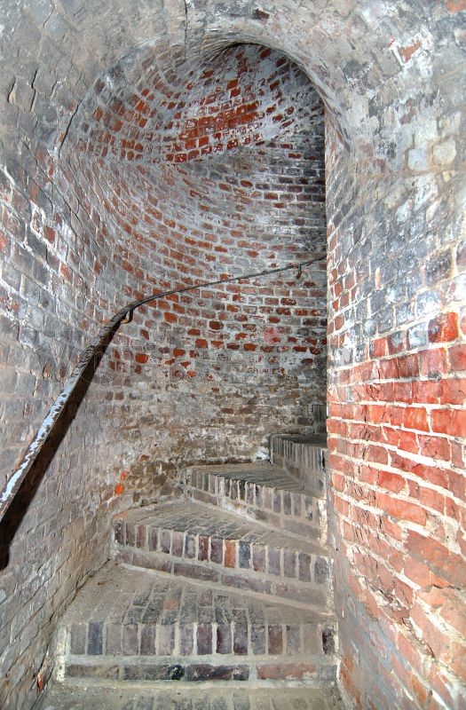 Eine Treppe im Fort Kugelbake.