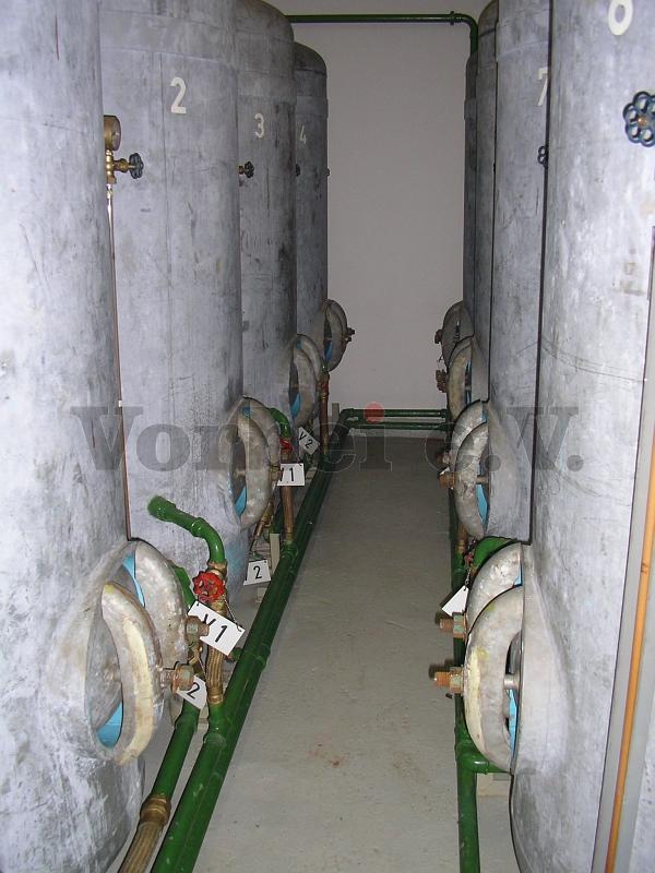 Verschließen der Notwassertanks im Raum 11N.