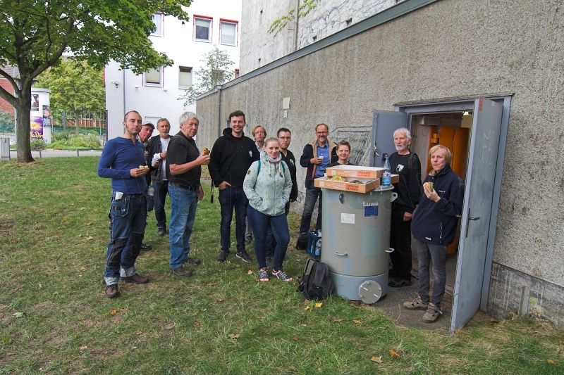 Und zum Abschluss noch ein Gruppenfoto vor dem Museumsbunker Hannover. Wir hoffen auf ein baldiges Wiedersehen!