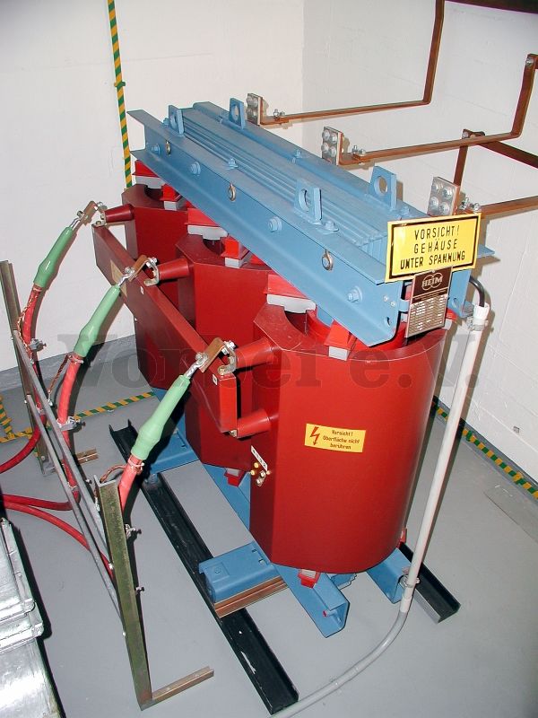 Der Transformator im Raum 22 in der GSVBw 47 Niederbrombach wird über Mittelspannung versorgt.