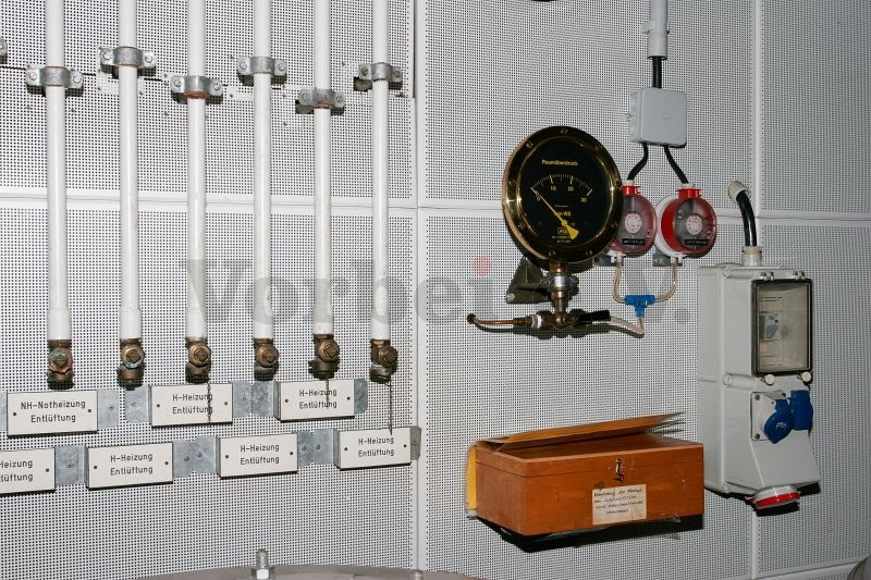 Raumüberdruckmesser im Raum 24 in der GSVBw 47 Niederbrombach.