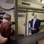 Lukas Czeszak vom Niedersächsischen Innenministerium beim Interview im 1. Obergeschoss des Museumsbunkers Hannover. Lukas Czeszak vom Niedersächsischen Innenministerium beim Interview im 1. Obergeschoss des Museumsbunkers Hannover.